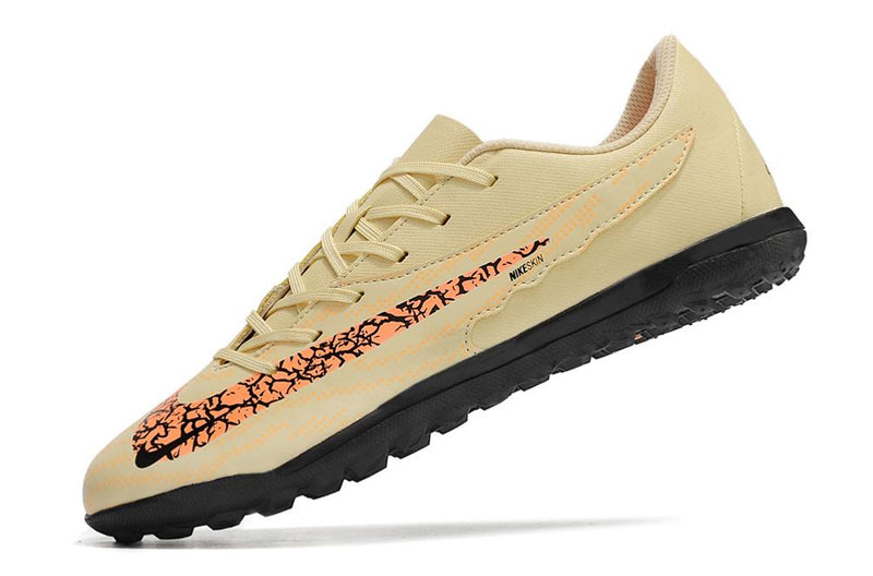 Chuteira Nike Phantom GX Club